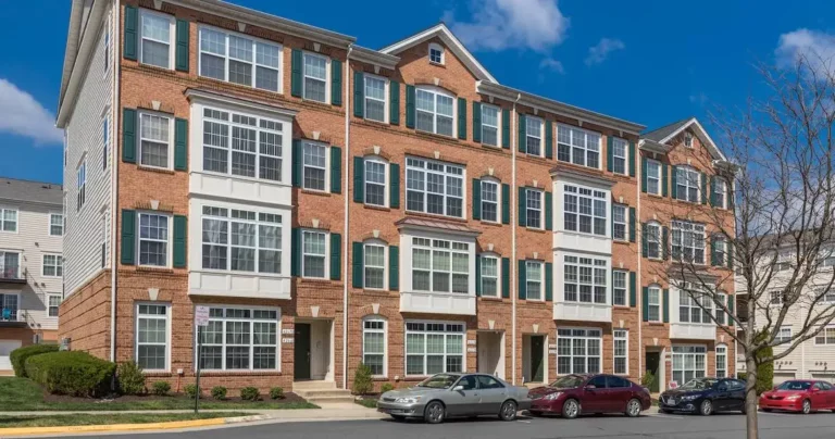 Brick townhomes in Brambleton sold by top buyer agent and listing agent realtors Jean Garrell Group