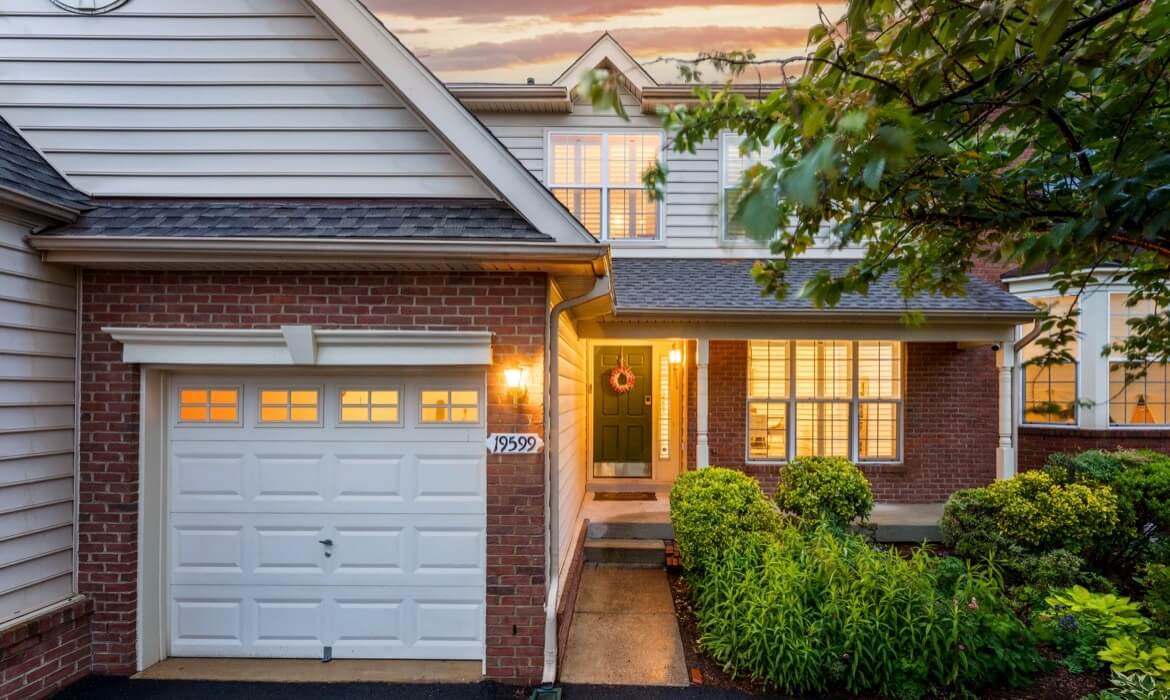 Garrell Group   Top Ashburn Realtor   19599 Aspendale Sq   03