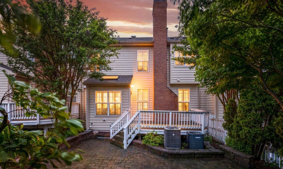 Garrell Group   Top Ashburn Realtor   19599 Aspendale Sq   07