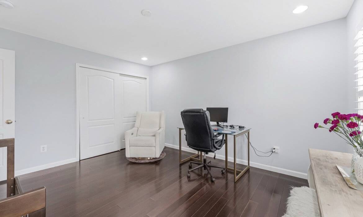 Garrell Group   Top Ashburn Realtor   19599 Aspendale Sq   26