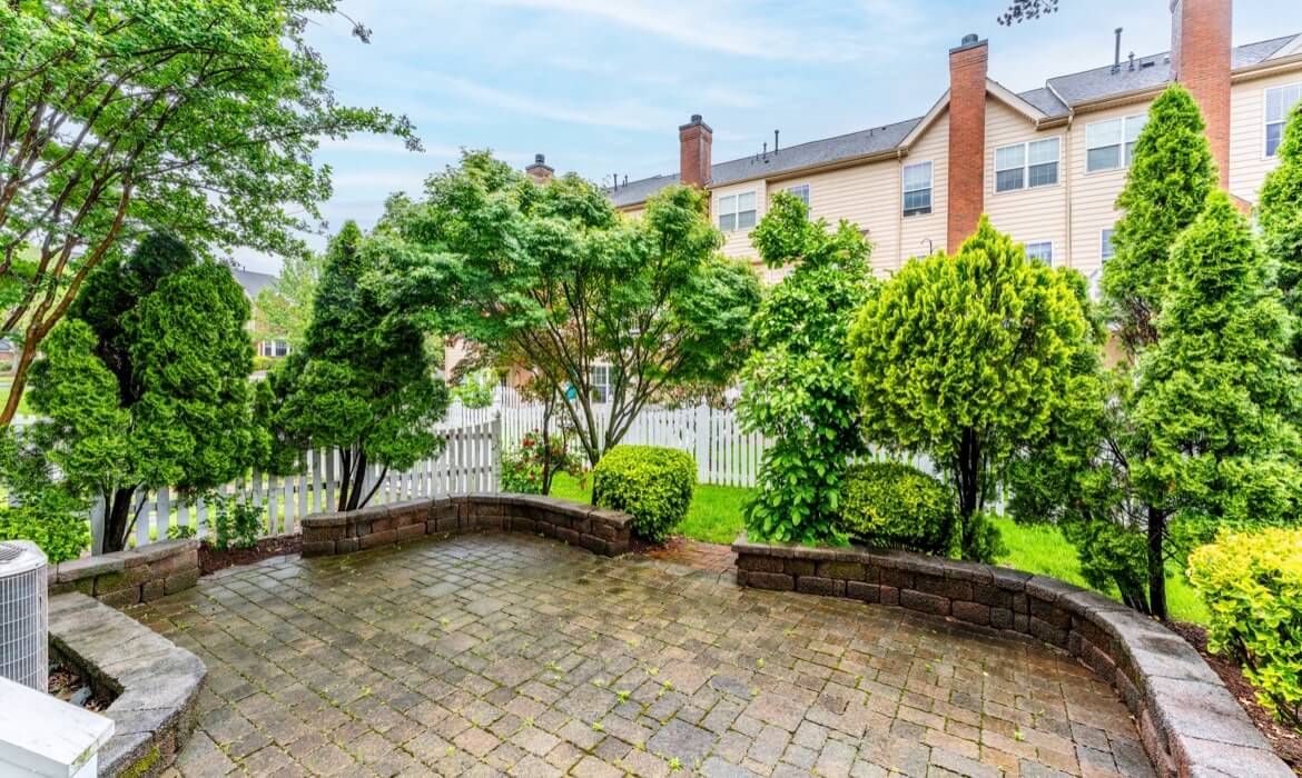Garrell Group   Top Ashburn Realtor   19599 Aspendale Sq   31