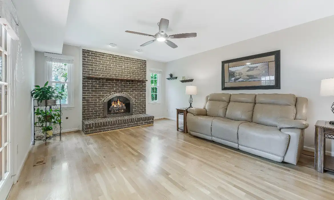 Garrell Group Top Ashburn Realtor 21119 Deep Furrow Ct web 16