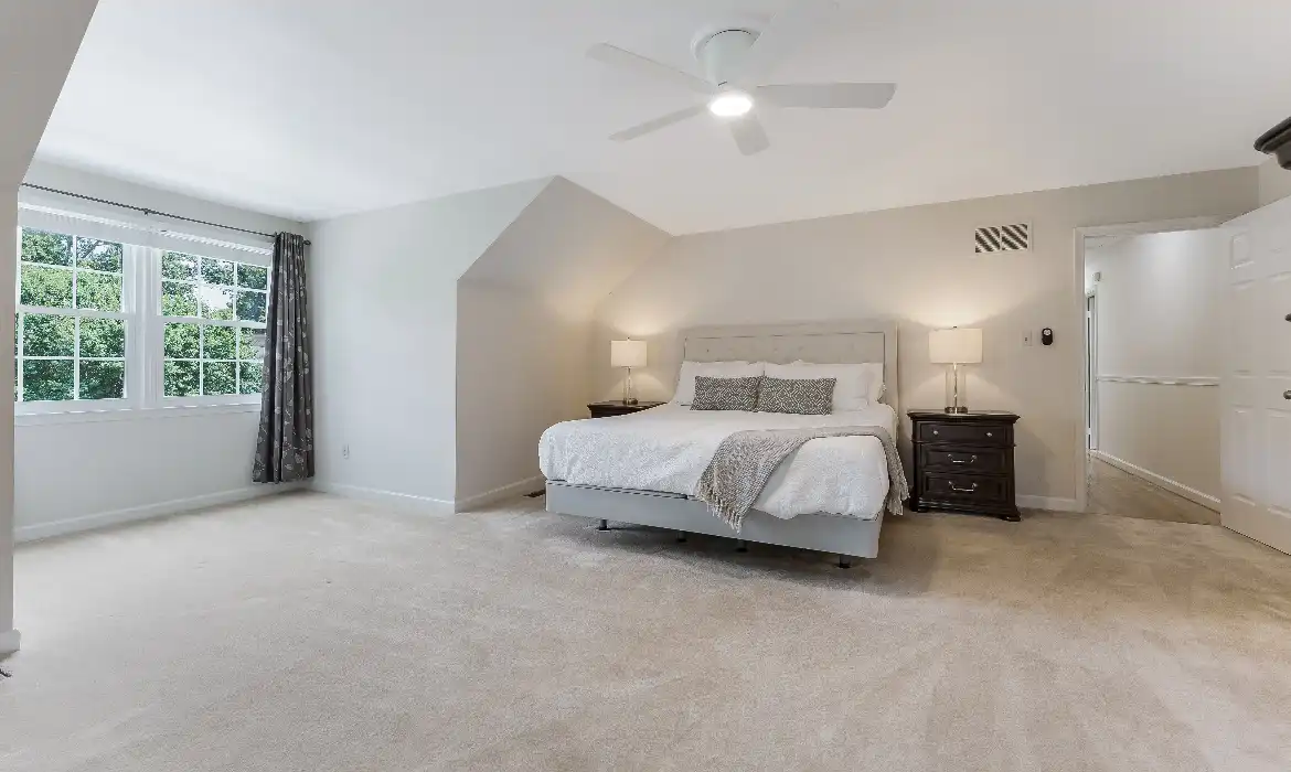 Garrell Group Top Ashburn Realtor 21119 Deep Furrow Ct web 27