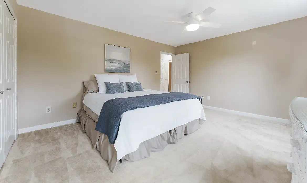 Garrell Group Top Ashburn Realtor 21119 Deep Furrow Ct web 29