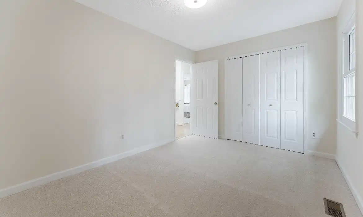 Garrell Group Top Ashburn Realtor 21119 Deep Furrow Ct web 33