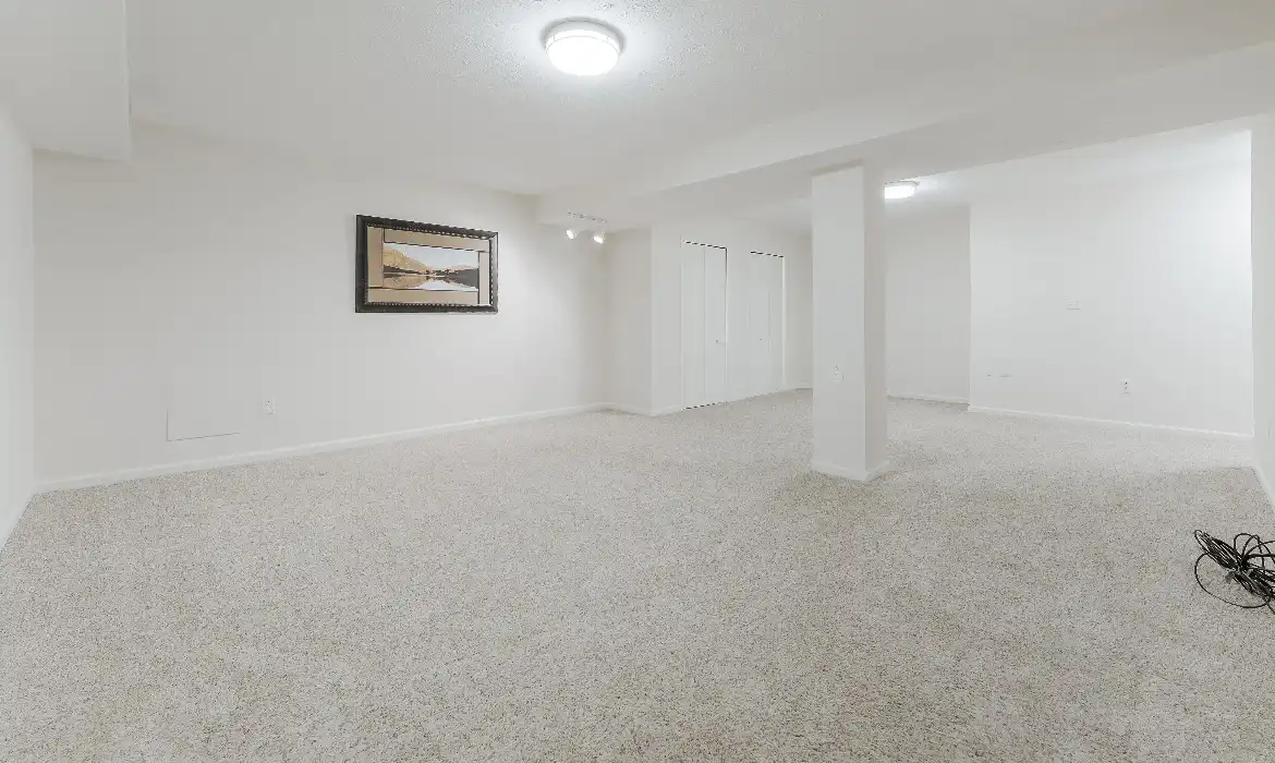 Garrell Group Top Ashburn Realtor 21119 Deep Furrow Ct web 38