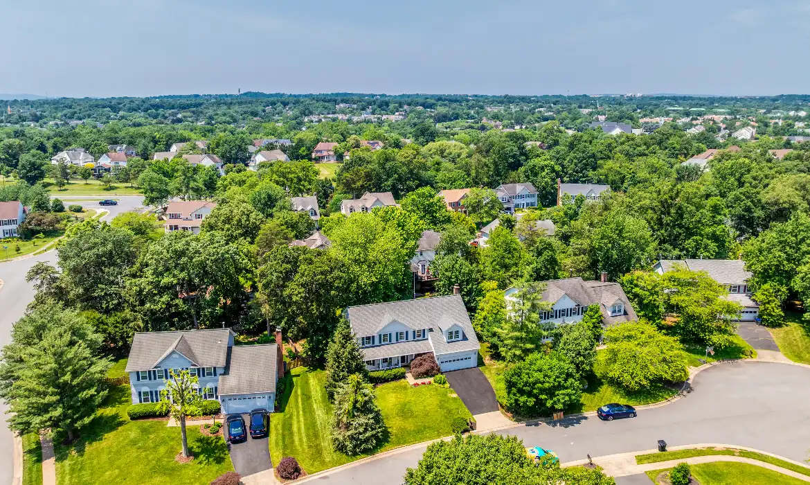 Garrell Group Top Ashburn Realtor 21119 Deep Furrow Ct web 44