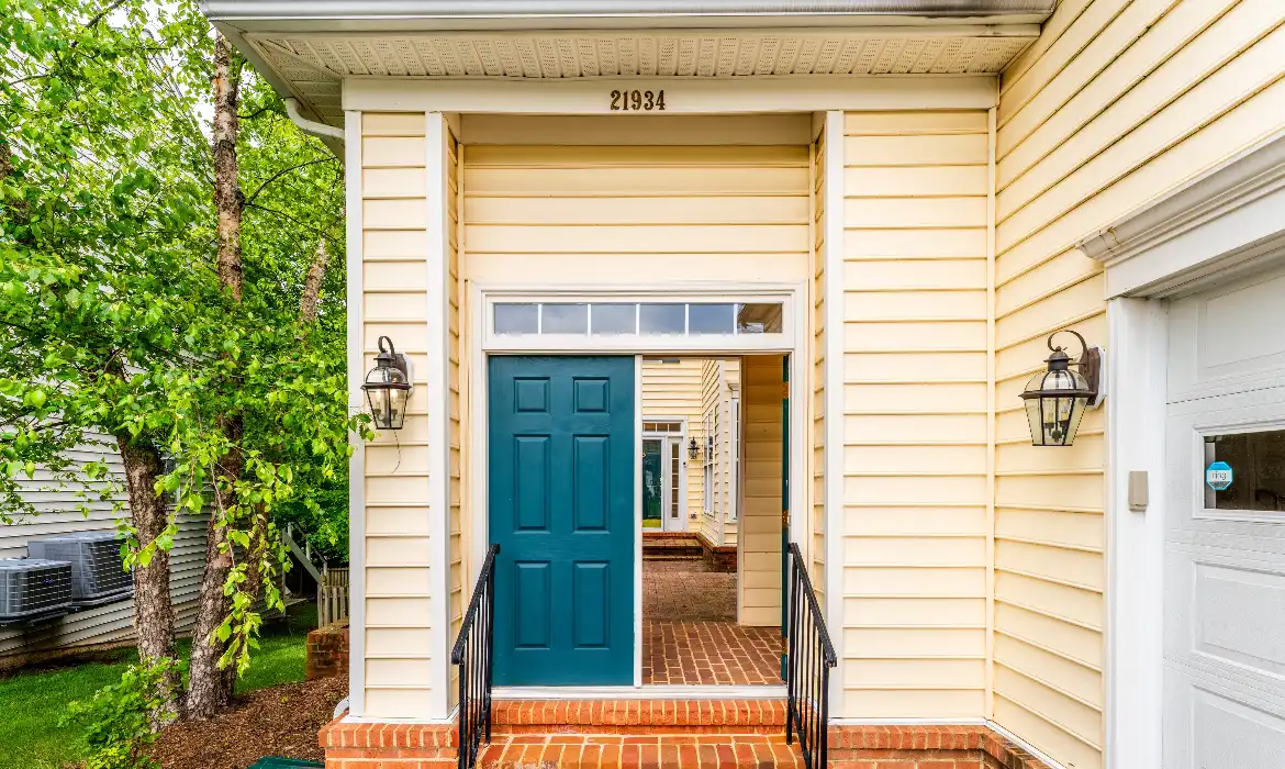 Garrell Group Top Ashburn Realtor 21934 Windover Dr web 03 1