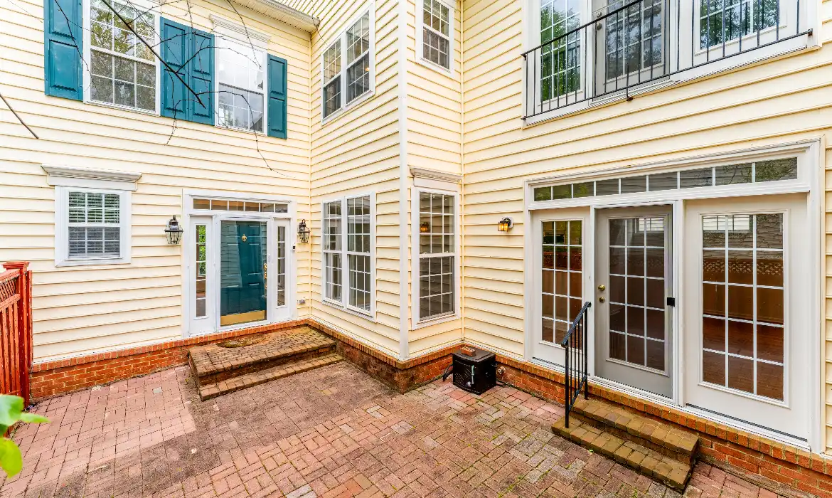 Garrell Group Top Ashburn Realtor 21934 Windover Dr web 48