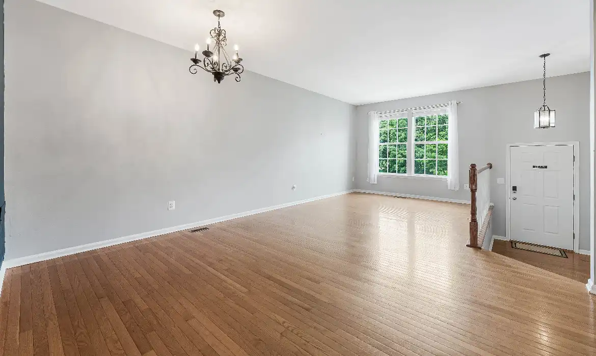 Garrell Group Top Ashburn Realtor 43103 Forest Edge Sq web 07