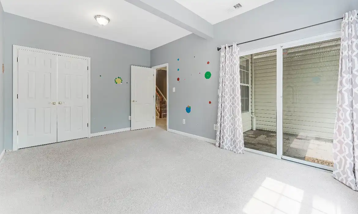 Garrell Group Top Ashburn Realtor 43103 Forest Edge Sq web 22