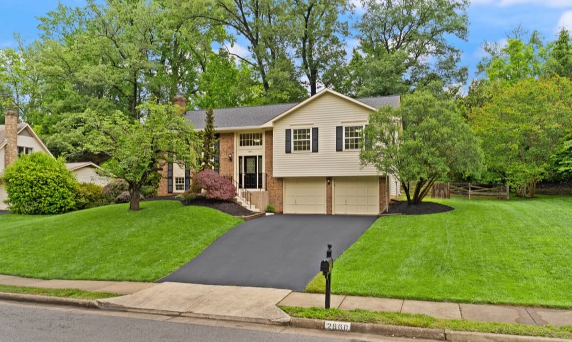 2660 Oakton Glen Dr