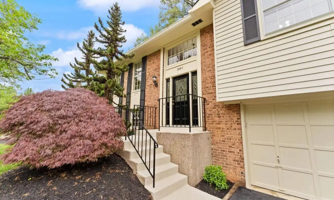 Garrell Group Top Fairfax County Realtor 2660 Oakton Glen Dr 07