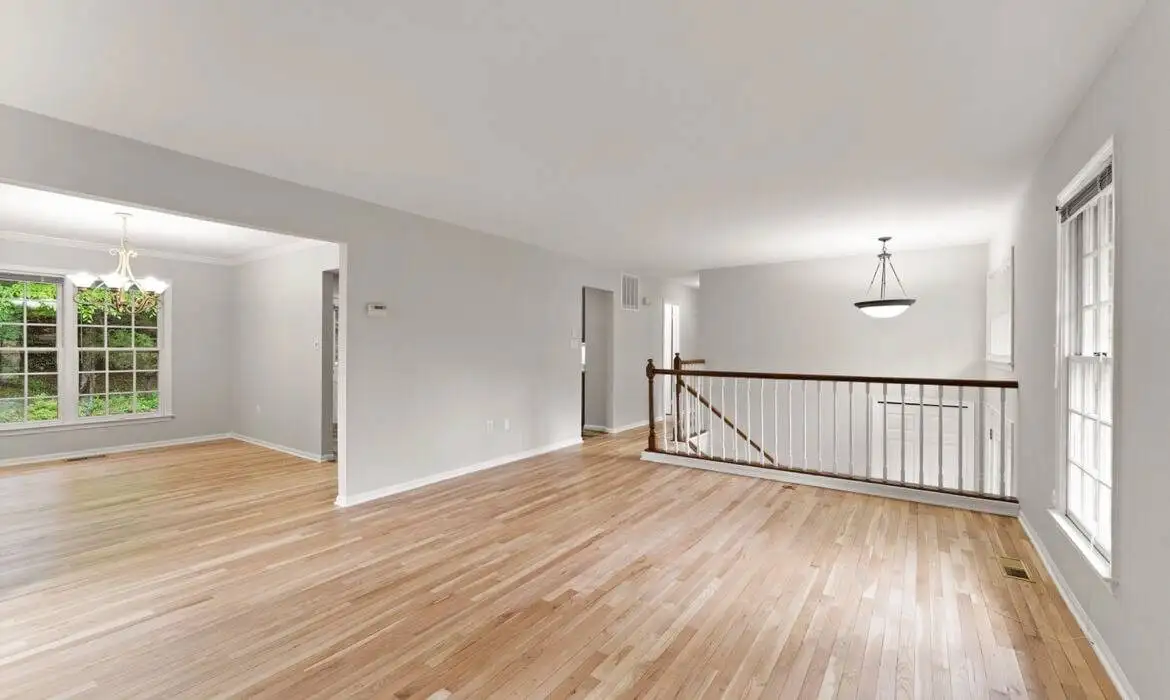 Garrell Group Top Fairfax County Realtor 2660 Oakton Glen Dr 12