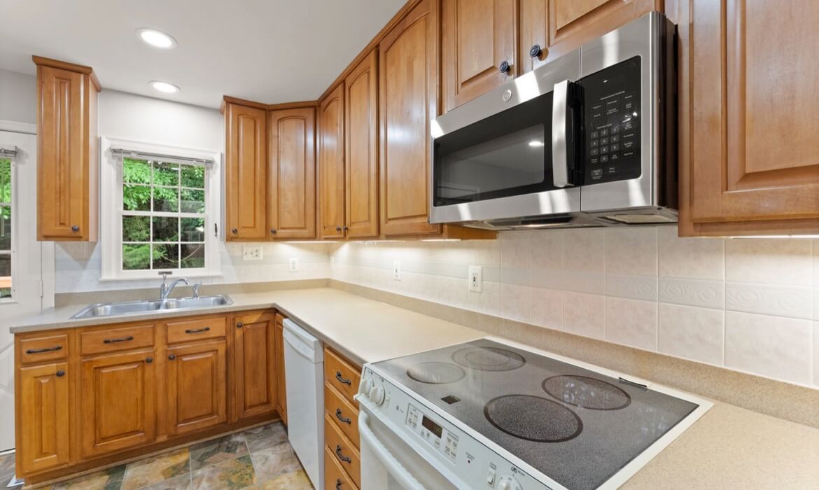 Garrell Group Top Fairfax County Realtor 2660 Oakton Glen Dr 18