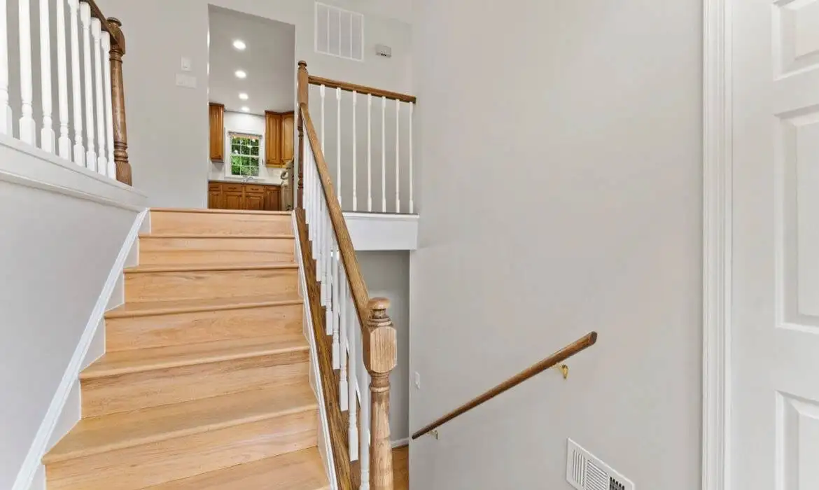 Garrell Group Top Fairfax County Realtor 2660 Oakton Glen Dr 27