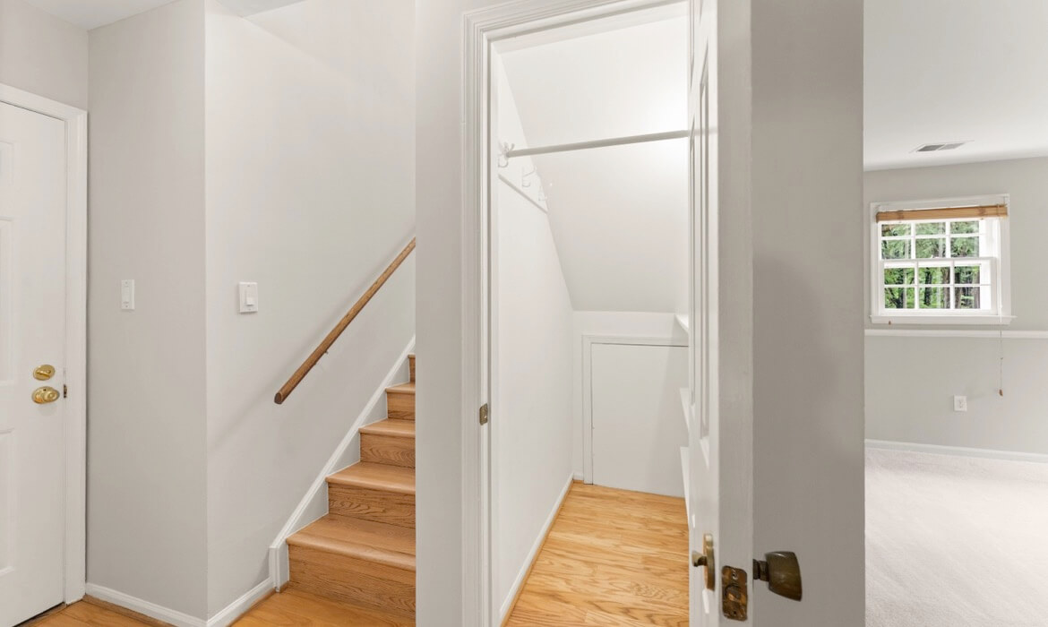 Garrell Group Top Fairfax County Realtor 2660 Oakton Glen Dr 33