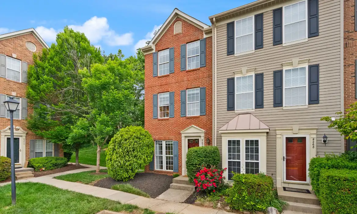 Garrell Group Top Fairfax Realtor 4270 Wheeled Caisson Sq web 02