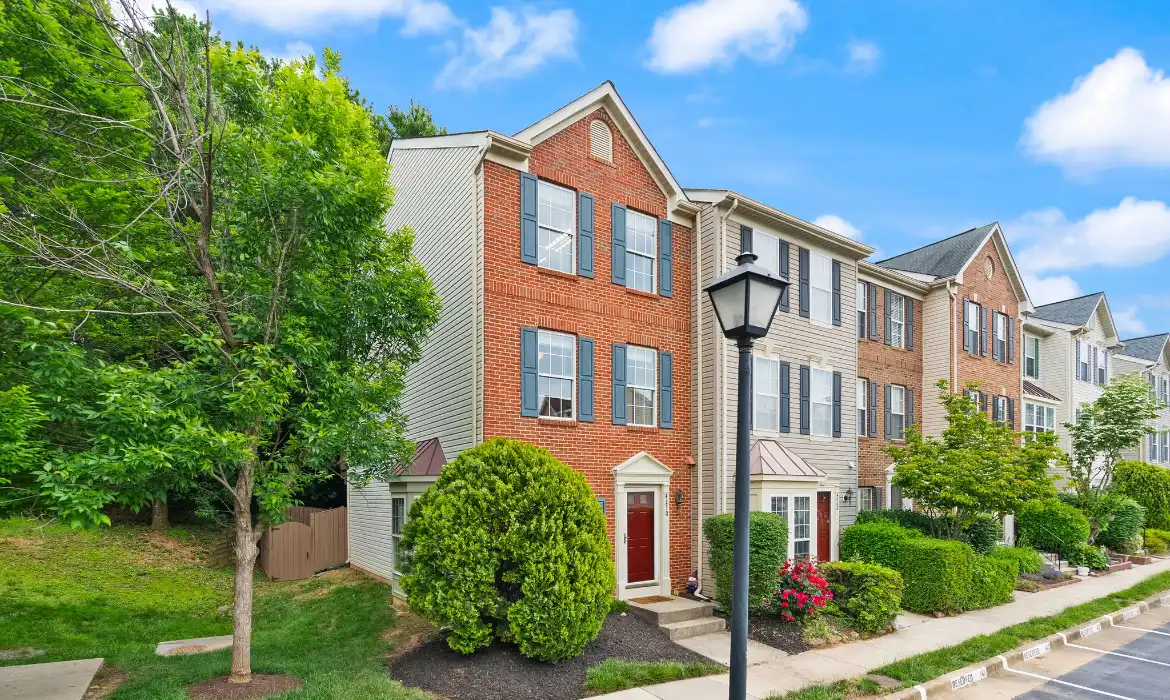 Garrell Group Top Fairfax Realtor 4270 Wheeled Caisson Sq web 03