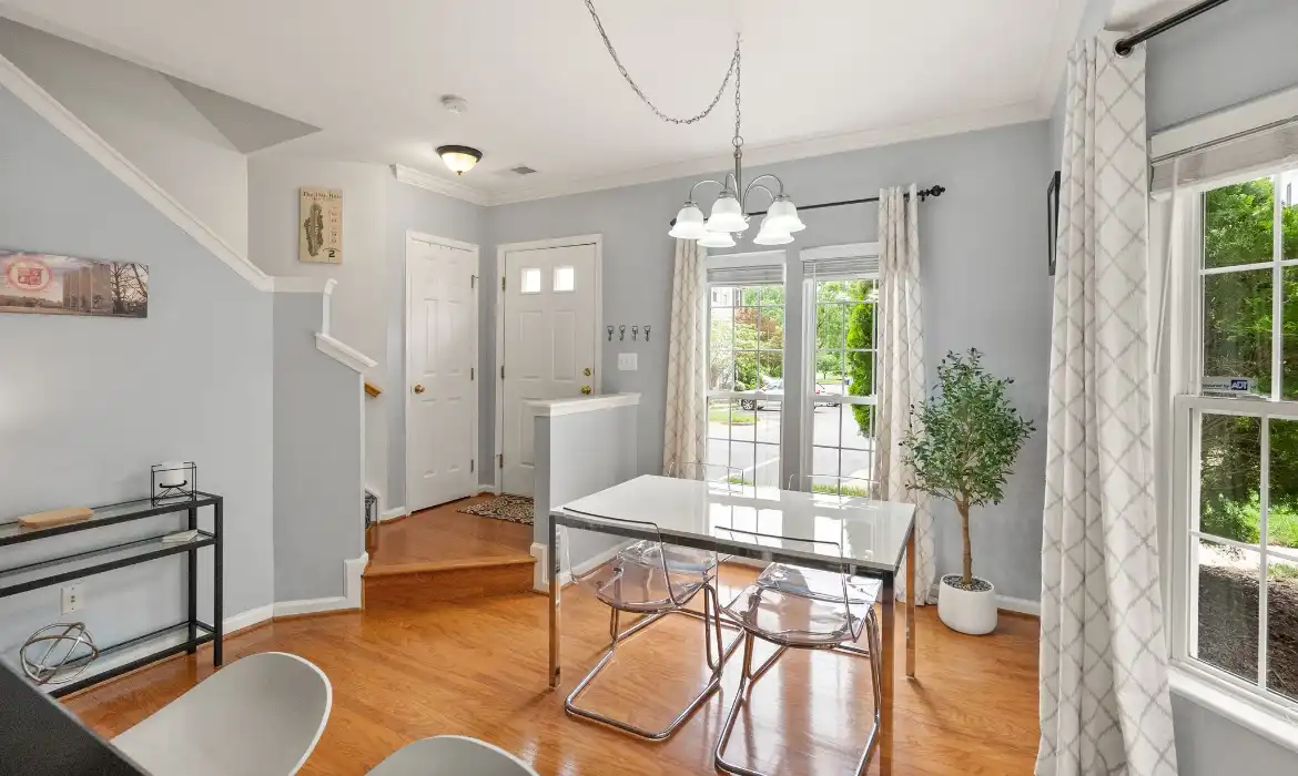 Garrell Group Top Fairfax Realtor 4270 Wheeled Caisson Sq web 07