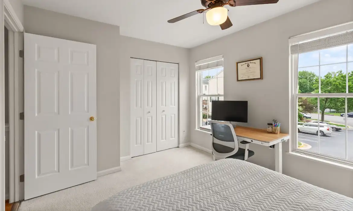 Garrell Group Top Fairfax Realtor 4270 Wheeled Caisson Sq web 22