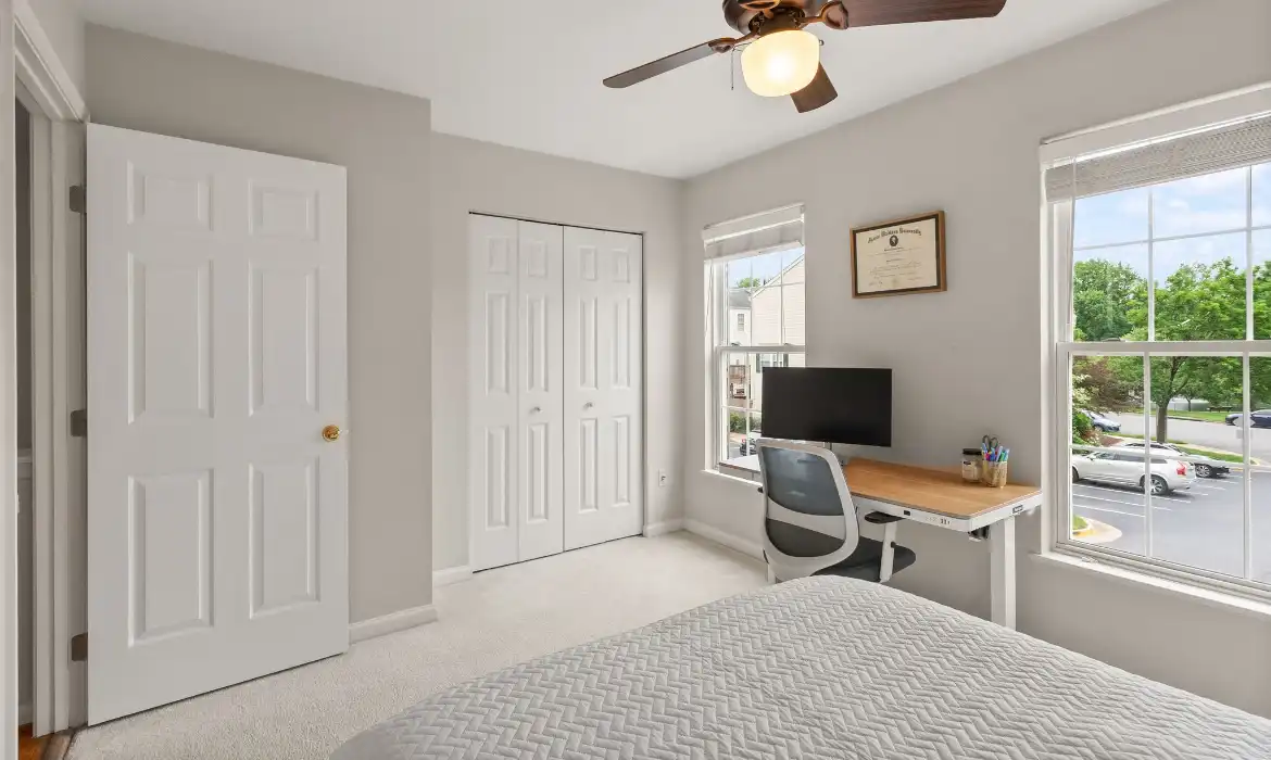Garrell Group Top Fairfax Realtor 4270 Wheeled Caisson Sq web 23