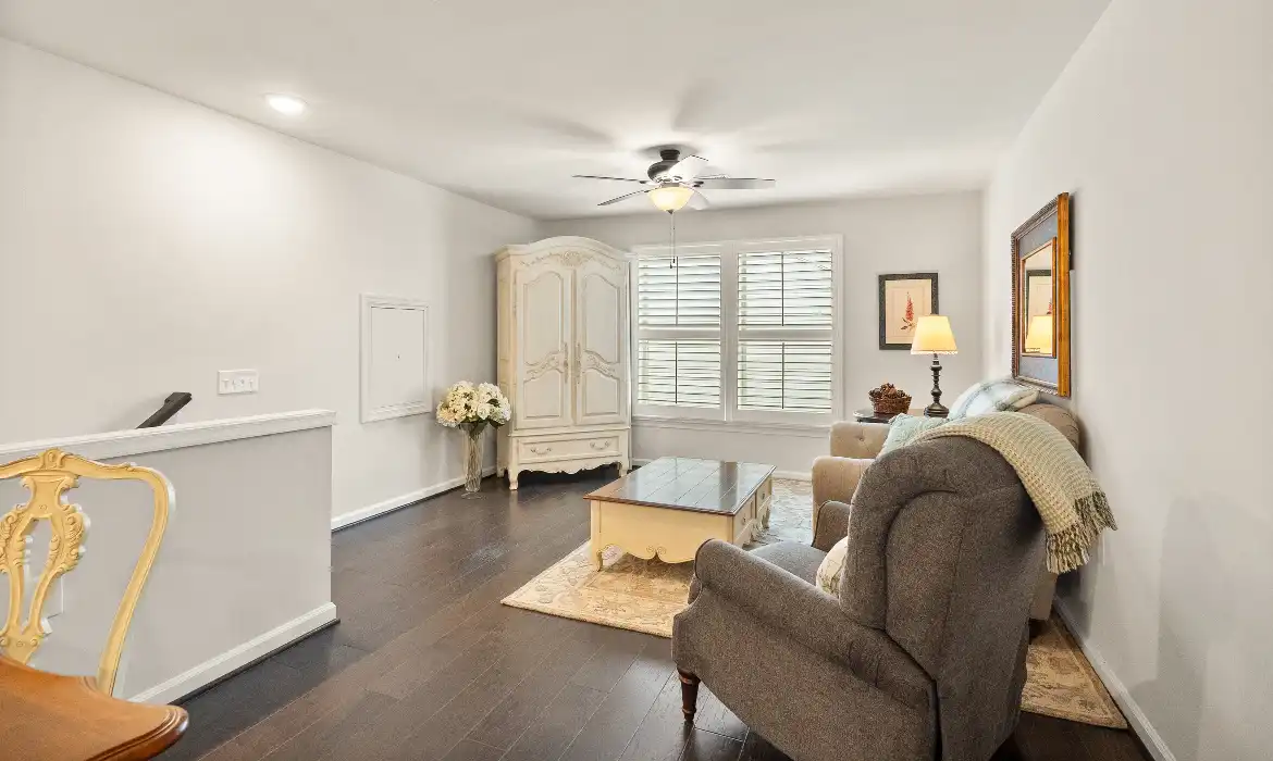 Garrell Group Top Leesburg Realtor 15986 Sweet Violet Ln web 32