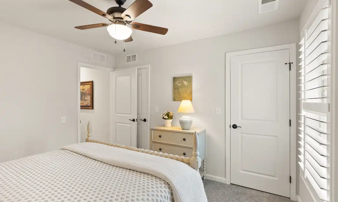 Garrell Group Top Leesburg Realtor 15986 Sweet Violet Ln web 35