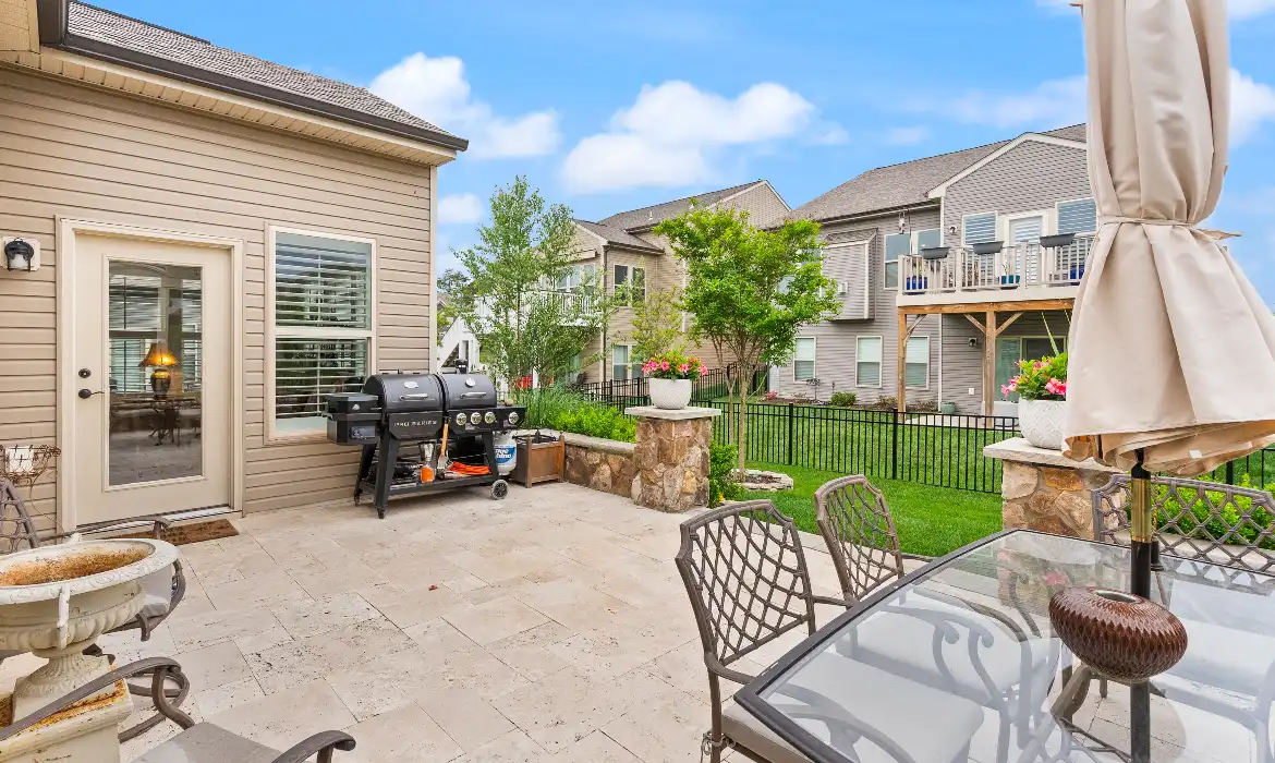 Garrell Group Top Leesburg Realtor 15986 Sweet Violet Ln web 38