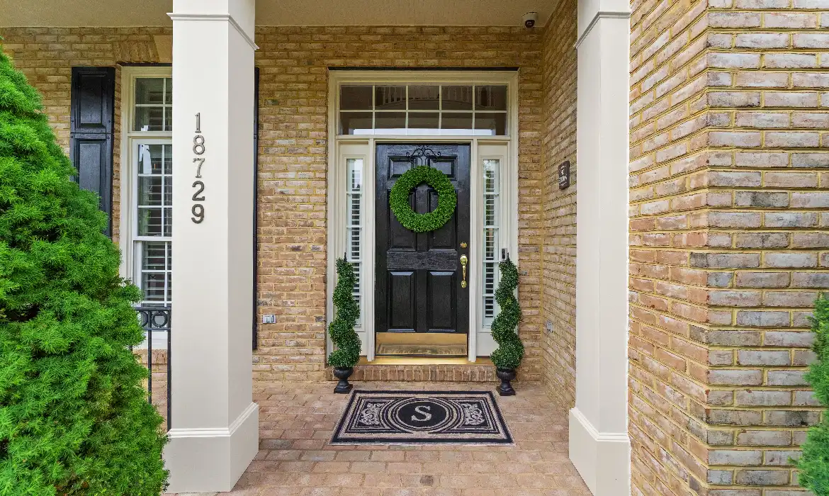 Garrell Group Top Leesburg Realtor 18729 Upper Meadow Dr web 04