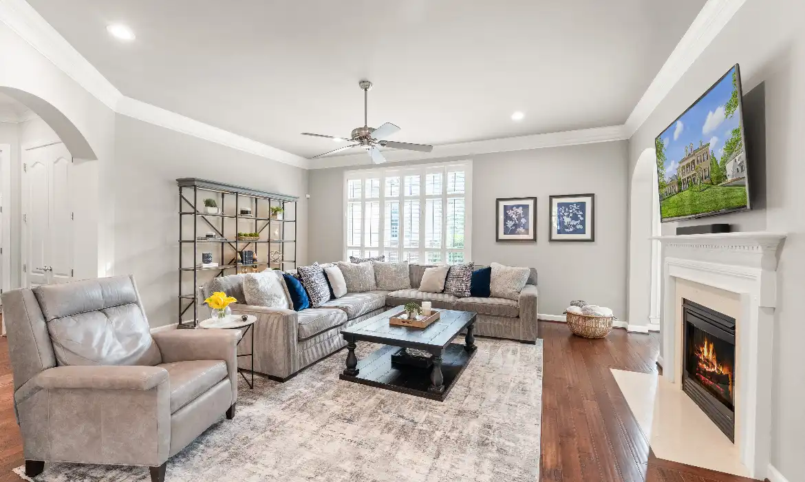 Garrell Group Top Leesburg Realtor 18729 Upper Meadow Dr web 13
