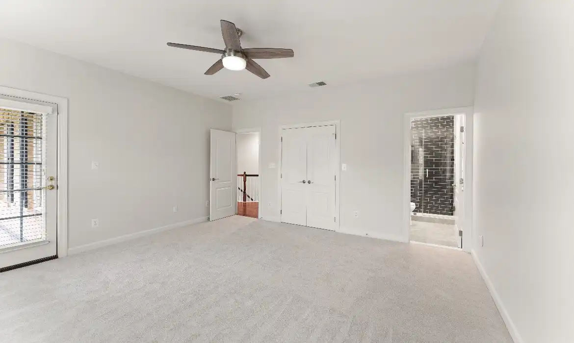 Garrell Group Top Leesburg Realtor 18729 Upper Meadow Dr web 30