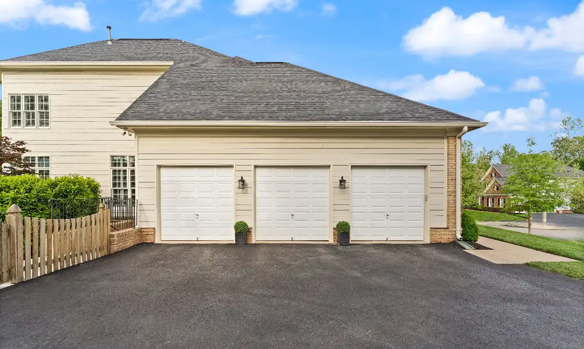 Garrell Group Top Leesburg Realtor 18729 Upper Meadow Dr web 51