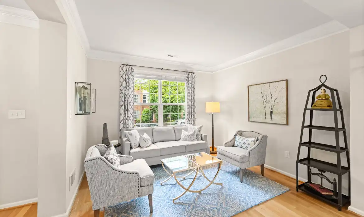 Garrell Group Top Leesburg Realtor 19436 Coppermine Sq web 07