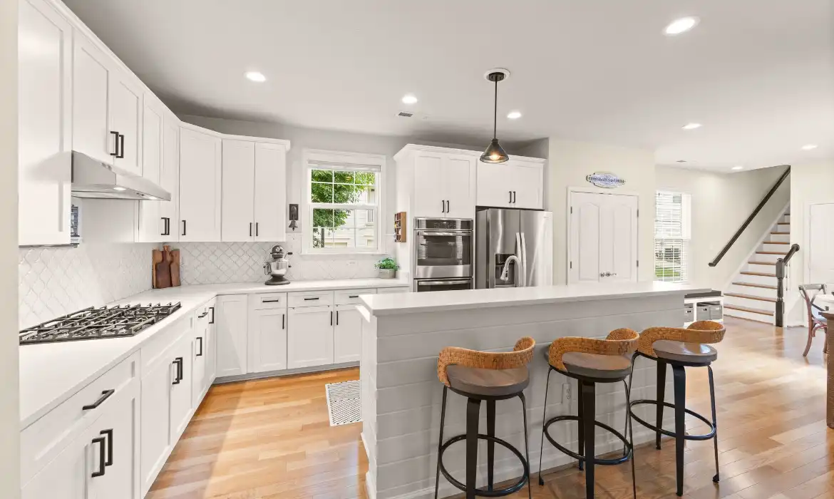 Garrell Group Top Leesburg Realtor 19436 Coppermine Sq web 11