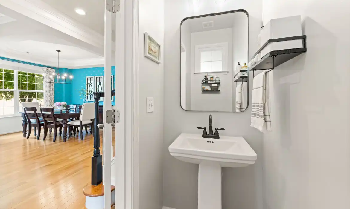 Garrell Group Top Leesburg Realtor 19436 Coppermine Sq web 15