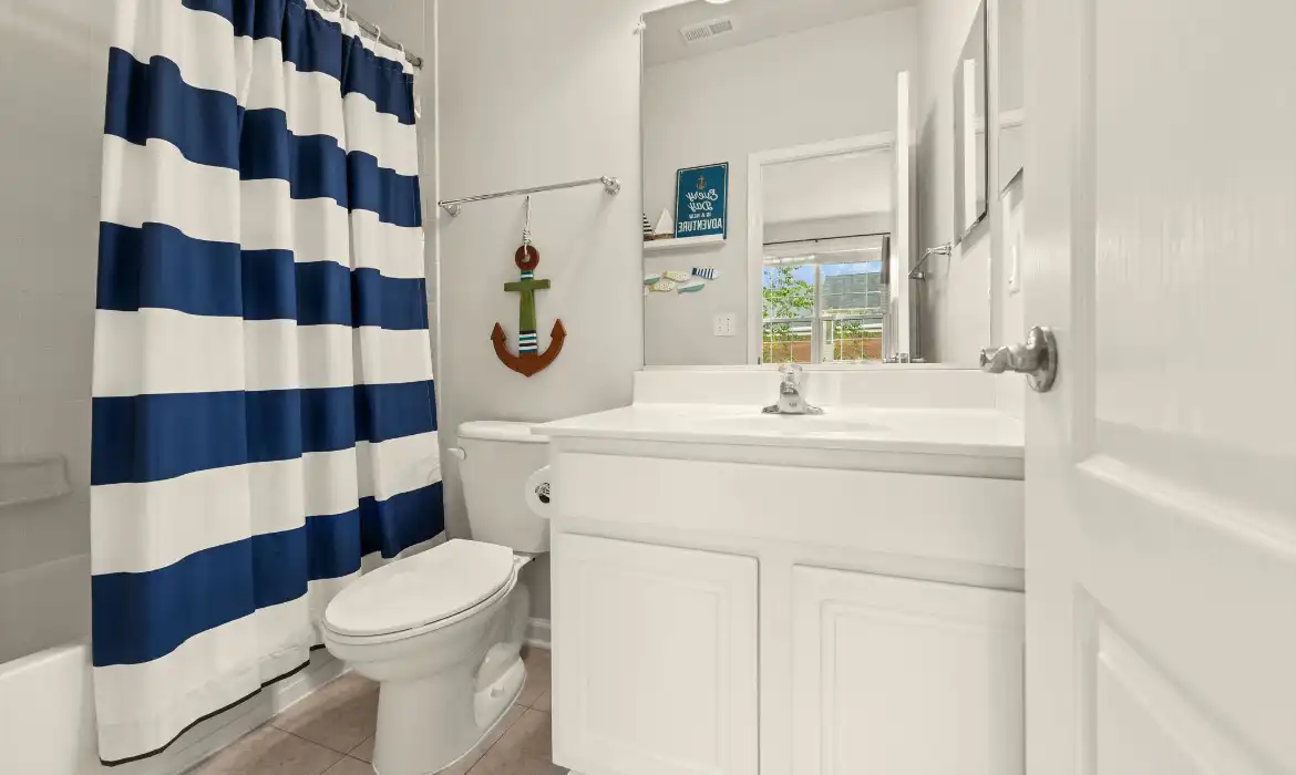 Garrell Group Top Leesburg Realtor 19436 Coppermine Sq web 25