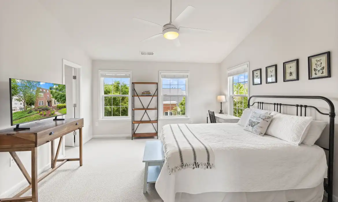 Garrell Group Top Leesburg Realtor 19436 Coppermine Sq web 35