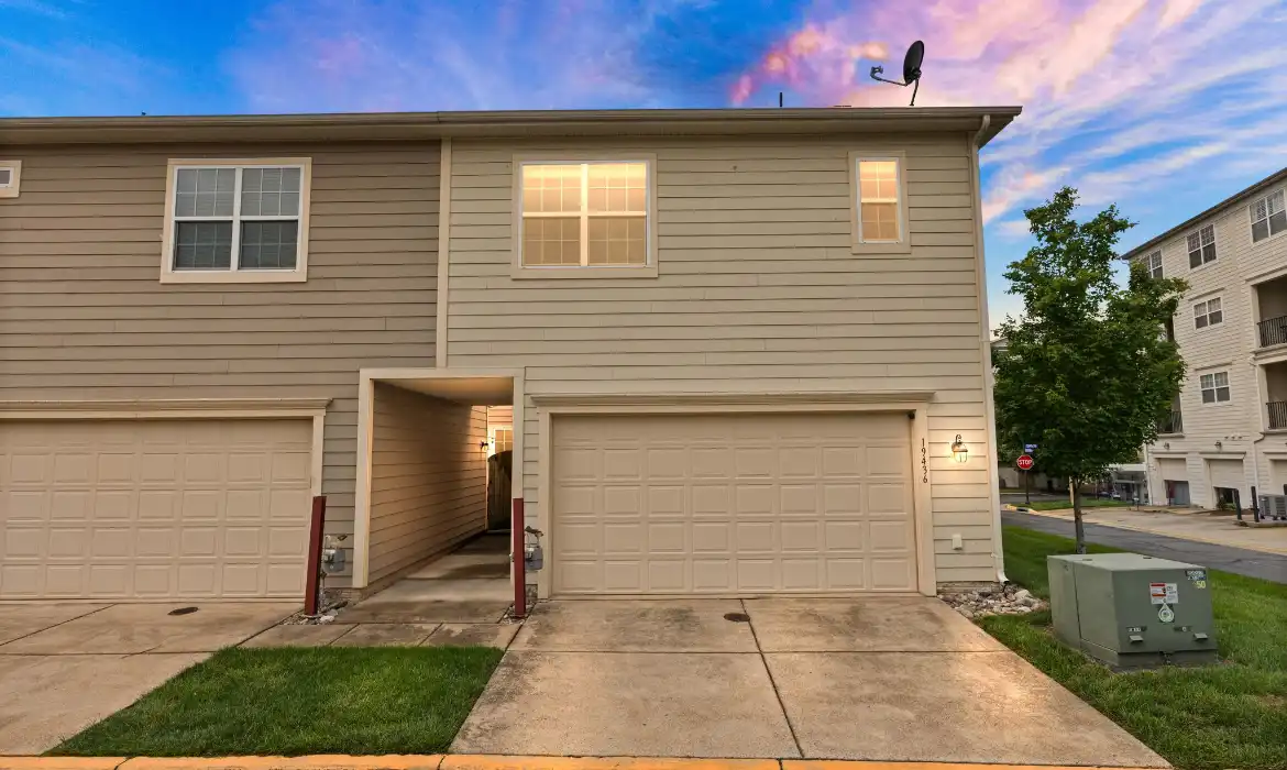 Garrell Group Top Leesburg Realtor 19436 Coppermine Sq web 37