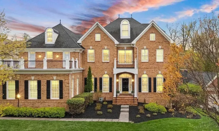 Luxury Leesburg home sold by top local Realtors Jean Garrell and the Garrell Group