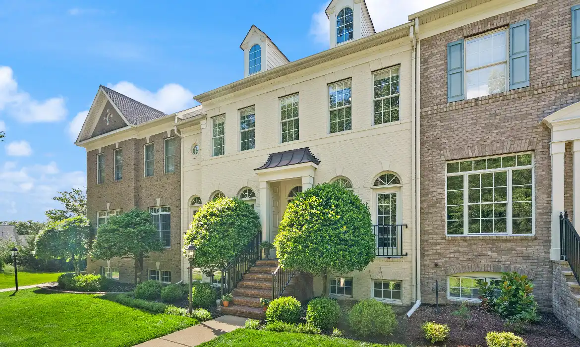 Garrell Group Top Leesburg Realtor 43515 Stargell Ter web 02
