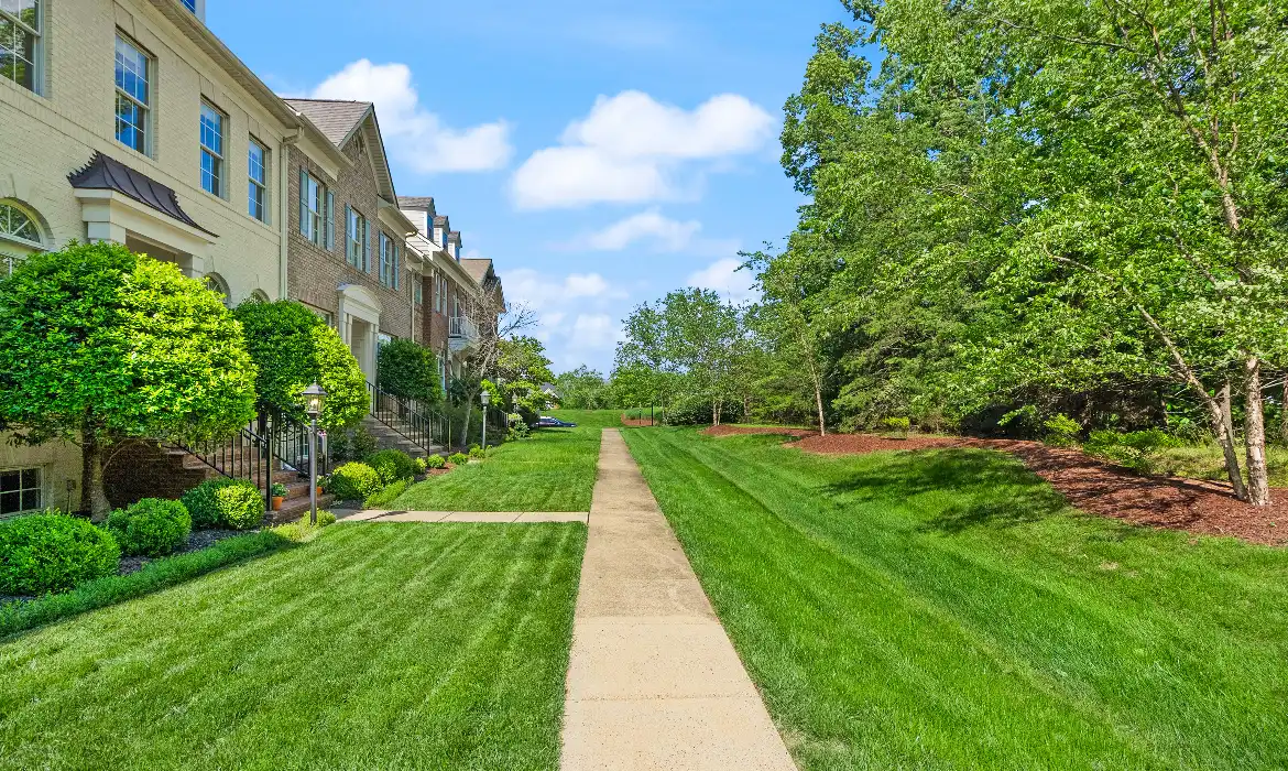 Garrell Group Top Leesburg Realtor 43515 Stargell Ter web 03