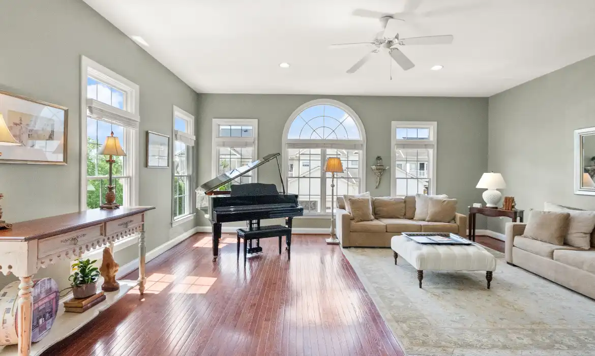 Garrell Group Top Leesburg Realtor 43515 Stargell Ter web 15