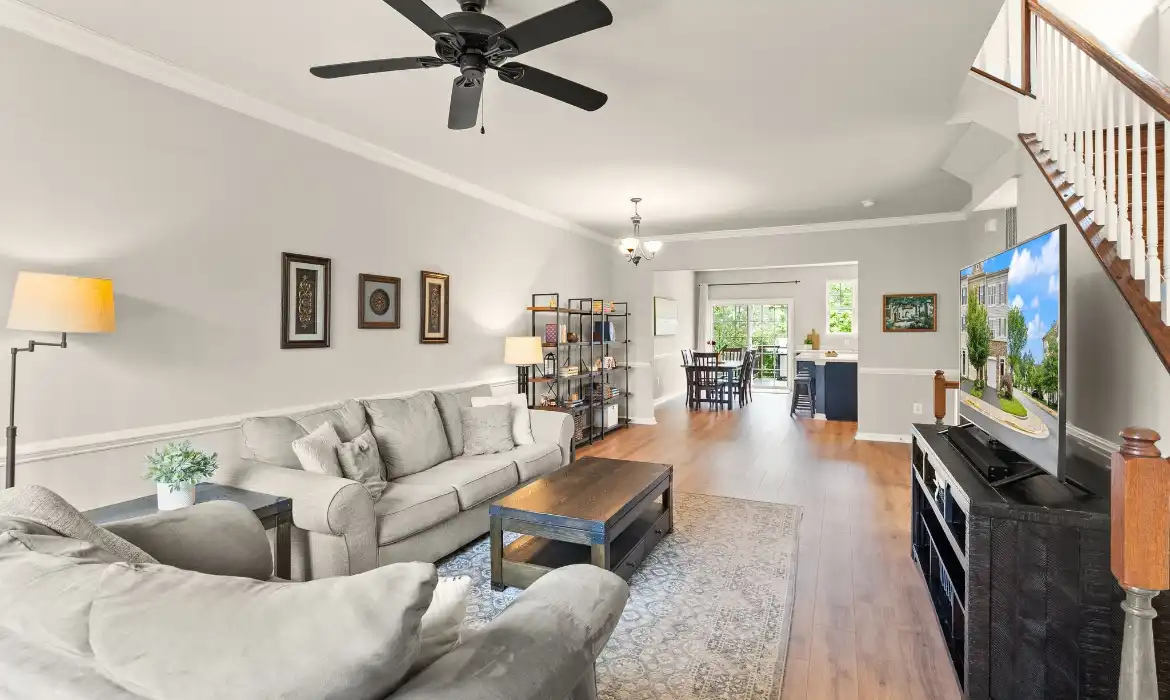 Garrell Group Top Purcellville Realtor 201 Miles Hawk Ter web 14