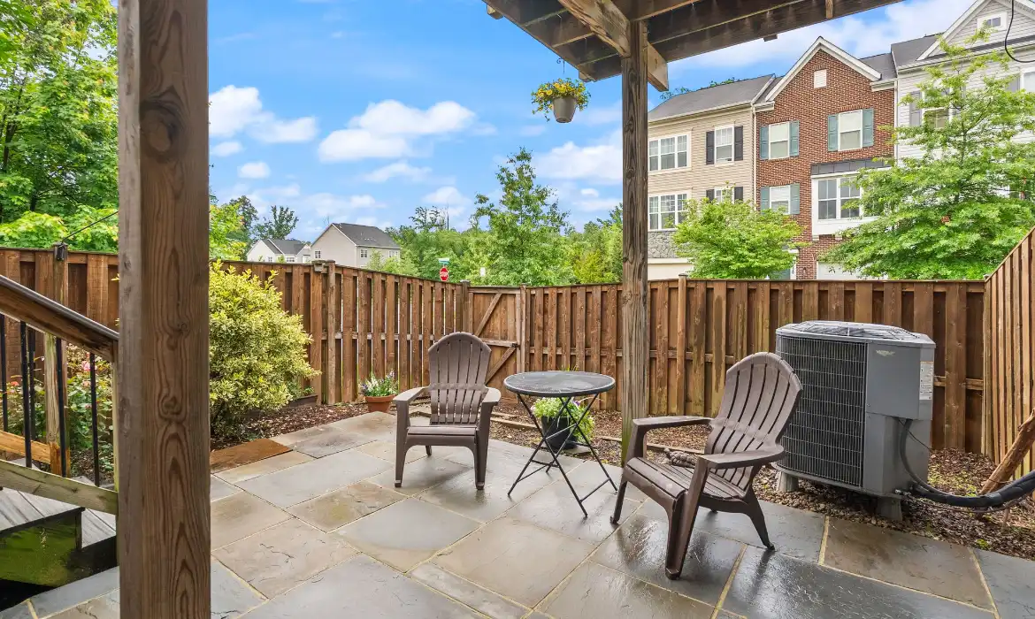 Garrell Group Top Purcellville Realtor 201 Miles Hawk Ter web 39