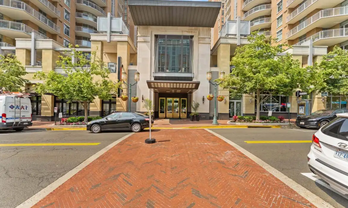 Garrell Group Top Reston Realtor 11990 Market St 701 web 02