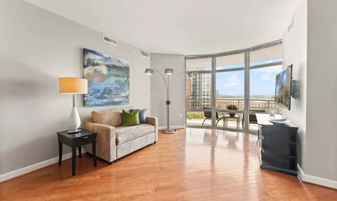 Garrell Group Top Reston Realtor 11990 Market St 701 web 09
