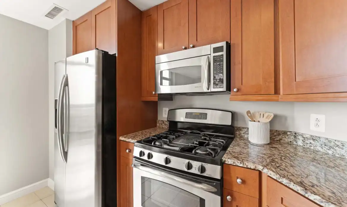 Garrell Group Top Reston Realtor 11990 Market St 701 web 17