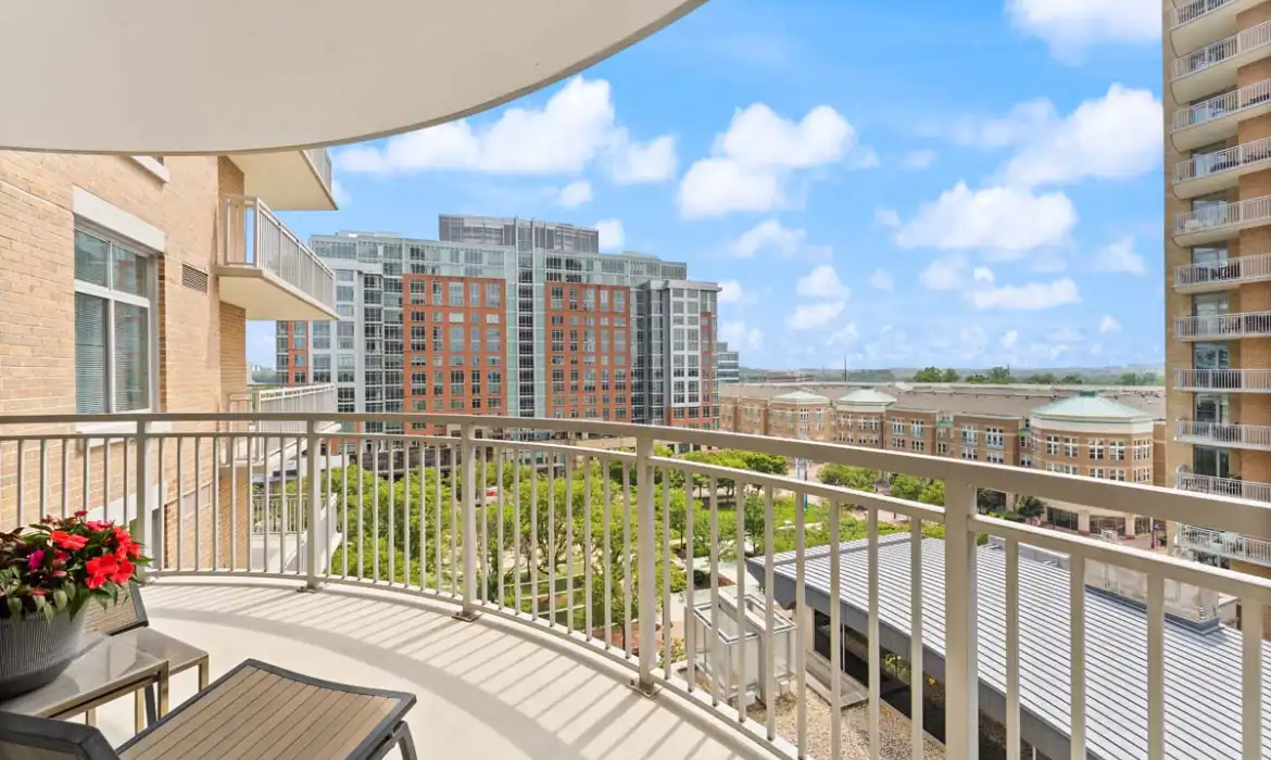 Garrell Group Top Reston Realtor 11990 Market St 701 web 26