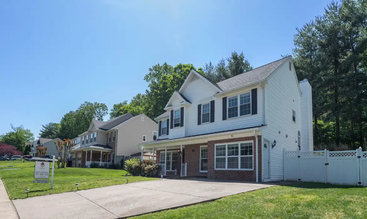 Garrell Group Top Woodbridge Realtor 6193 Oaklawn Ln web 04